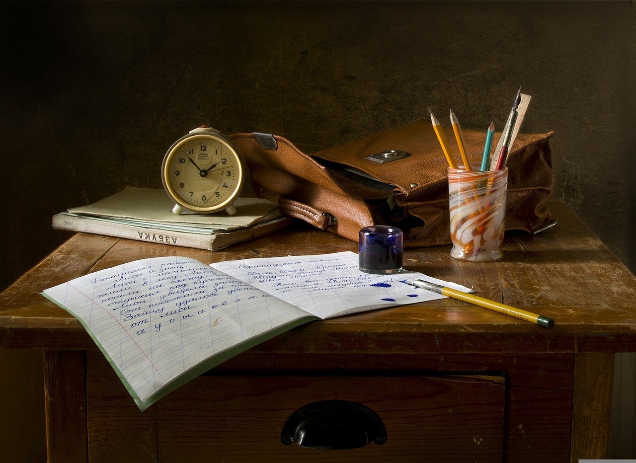 school-work-gfa37c1fbc_1280.jpg